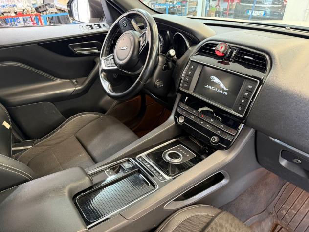 Jaguar F-Pace 2.0 D 180 CV AWD Portfolio MOTORE FUSO - Foto 5