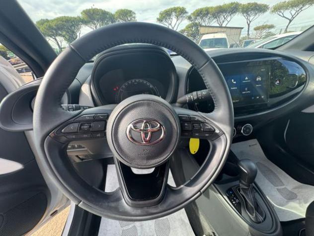TOYOTA Aygo X Active 1.0cc 72cv AUT. CAMERA POST. CRUISE C. rif. 24170738 - Foto 6