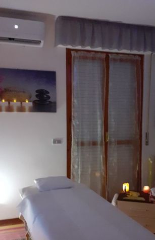 MASSAGGIO EMOZIONALE SENSUALE PER UOMO o DONNA o COPPIA Tel:3518094805