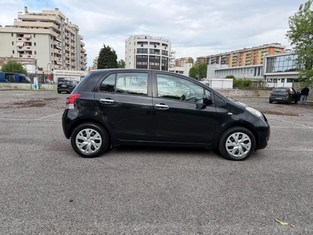 Toyota Yaris 1.3 5 porte Sol - Foto 5