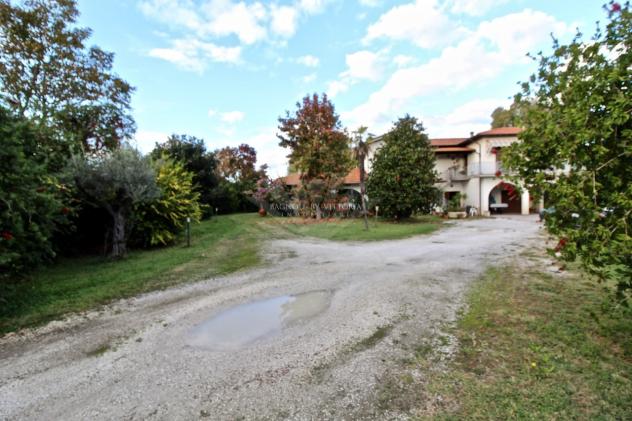 VILLA di 10 vani e di 350 mq (PIETRASANTA) rif. 114/VE - Foto 3