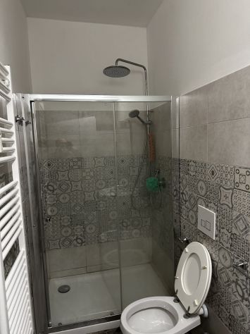 Trilocale arredato con doppi servizi - Foto 7