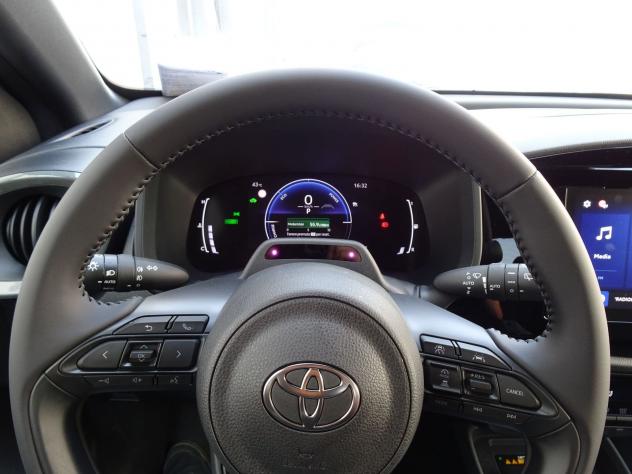 Toyota Aygo X 1.5 HYBRID 115 Icon CVT - Foto 10