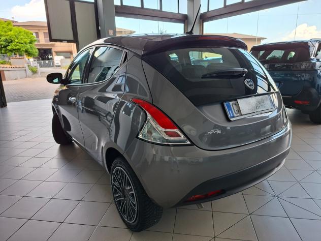 Lancia Ypsilon 1.0 FireFly 5 porte S&S Hybrid Gold - Foto 6