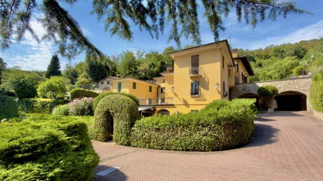 Pentalocale in vendita a Brescia