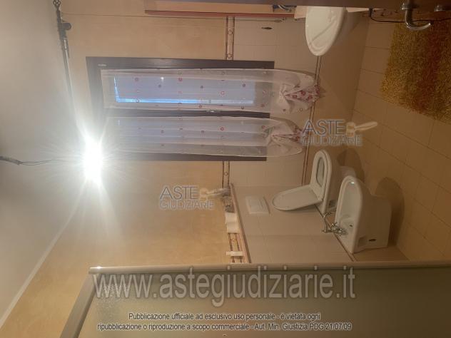 IMMOBILI-IMMOBILE RESIDENZIALE-via Longhi 4 - Foto 7