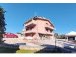 Villa di 522 m² con più di 5 locali e box auto in vendita a Lariano