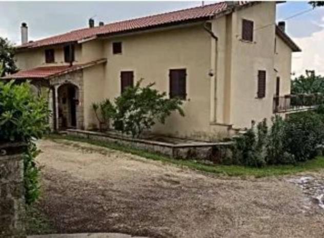 Immobile in asta di 312 m² con più di 5 locali e box auto in vendita a Manciano - Foto 2