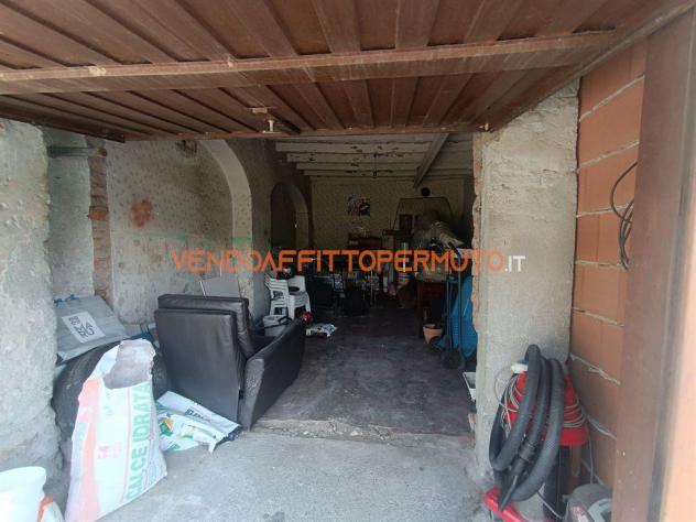 CASCINA DA RISTRUTTURARE CON BOX E LOCALE ACCESSORIO - Foto 11
