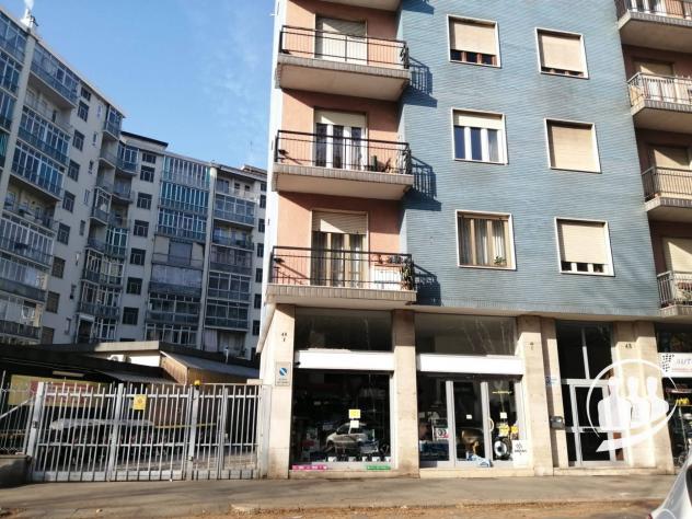 Locale commerciale in affitto a Torino, Santa Rita