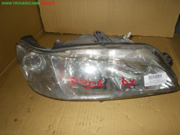 PROIETTORE S.(parab.doppia,8210-) VETRO LISCIO PEUGEOT 306 (N5) 3p / 5p / 4p / SW  Parti elettriche  Fanaleria  Proiettori  Proiettore ant. PEUGEOT -