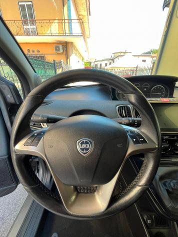 Lancia Ypsilon 1.0 Hybrid Gold | Adatta Neopatentati - Unico Proprietario -Km certificati - Foto 7