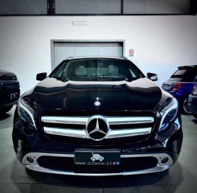 Mercedes-Benz GLA 200 d 136CV Executive Tetto Apribile - Foto 4
