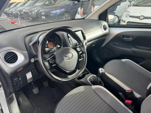 Toyota Aygo Connect 1.0 VVT-i 72 CV 5 porte x-play LED NAVI KAMERA PDC BLUETOOTH CERCHI 16 - Foto 9