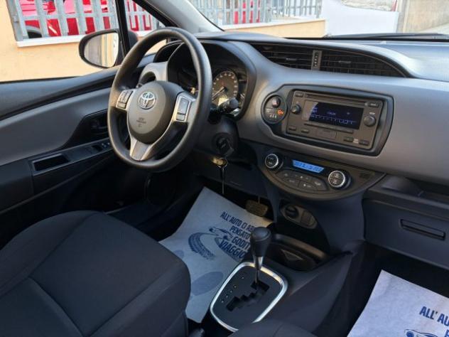 TOYOTA Yaris 1.5 Hybrid Cool rif. 23980738 - Foto 10