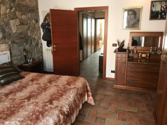 Villa di 437 m² con più di 5 locali e box auto in vendita a Carpi - Foto 3