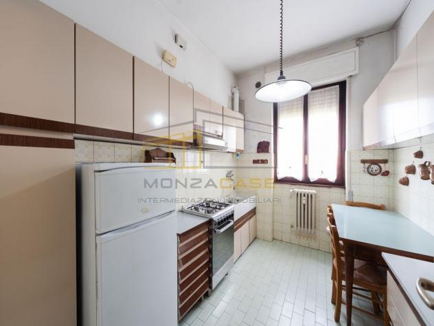 Ampio tre locali di 100 mq in elegante contesto con giardino condominiale - Foto 15