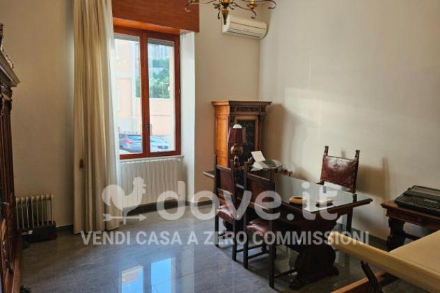 Palazzo / Stabile di 561 m² con più di 5 locali in vendita a Reggio Calabria - Foto 6