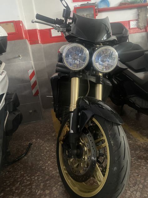Triumph moto