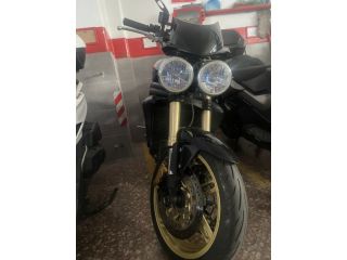 Triumph moto