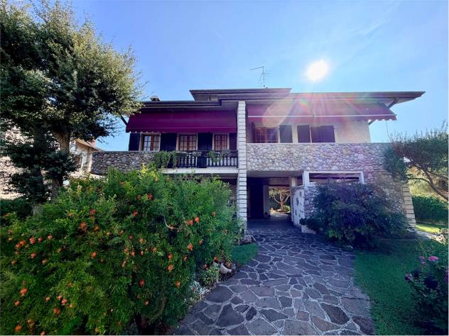V005519 - VILLA SINGOLA CON AMPIO GIARDINO PRIVATO - Foto 9