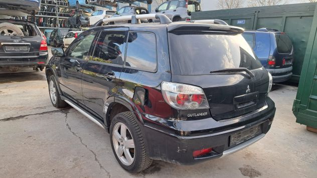 Ricambi vari Mitsubishi Outlander 2.0 benzina 4x4 del 2006