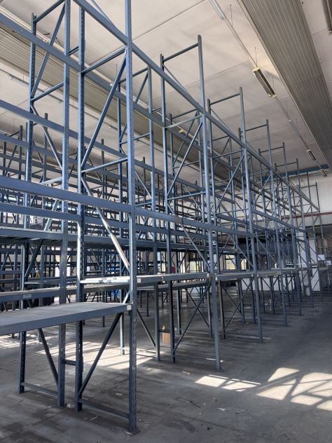 Scaffalature di vario genere