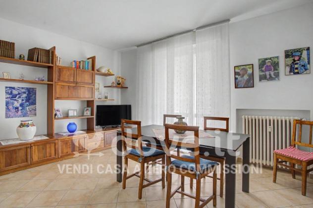 Appartamento di 100 m² con 4 locali e box auto in vendita a Luino