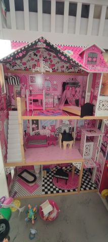 Casa delle Barbie in legno grande