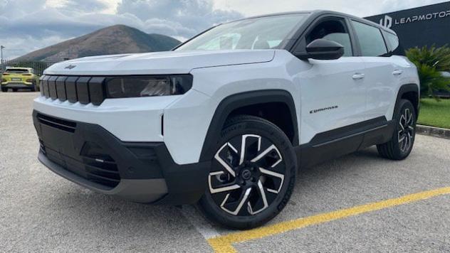 Jeep Compass E-Hybrid 1.6 Turbo PHEV 165kW Altitude DCT - Foto 4
