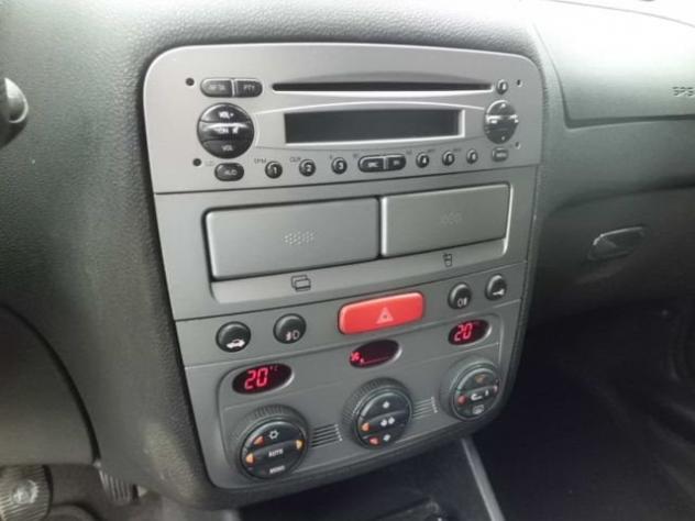 Alfa Romeo 147 1.9 JTD (115 CV) cat 5p. Dist. - Foto 10