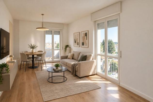 Appartamento di 86 m² con 3 locali e box auto in vendita a Seregno