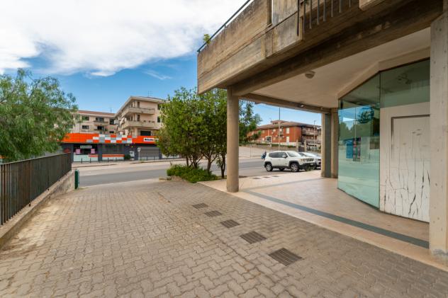 Oltre 3 vetrine in vendita a Caltagirone - Foto 12