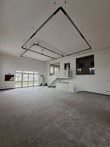 Palazzina uffici / laboratorio / magazzino con area esterna - Foto 2