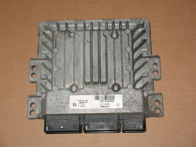 237105093R ECU RENAULT MASTER MOVANO 2.3 SID309 S180193133A 237104246R