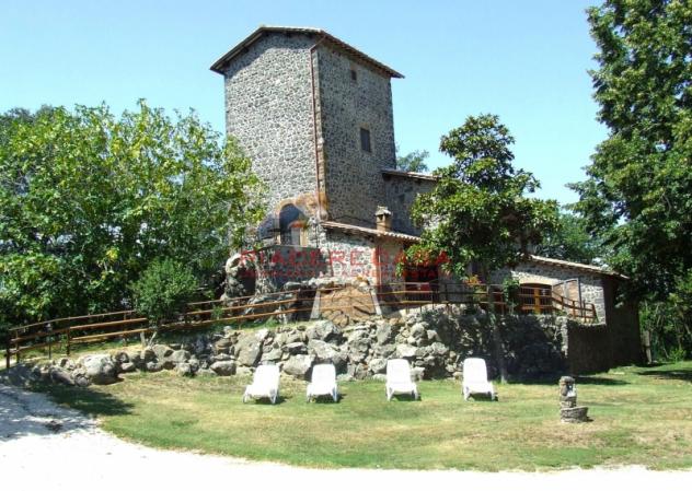 Orvieto - Antico monastero ristrutturato con piscina e terreno in vendita - Riferimento RC213
