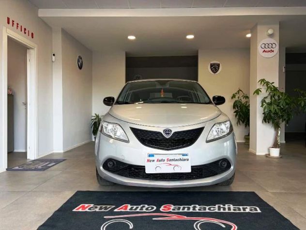 Lancia Ypsilon 1.2 69 CV Gold - Foto 2