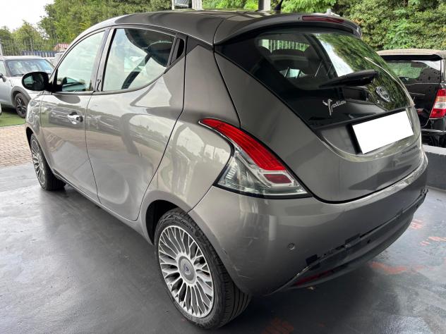 Lancia Ypsilon 0.9 TwinAir 85 CV 5 porte S&S DFN Platinum - Foto 4