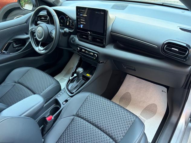 Toyota Yaris 1.5h 130cv Lounge - COME NUOVA !! - Foto 10