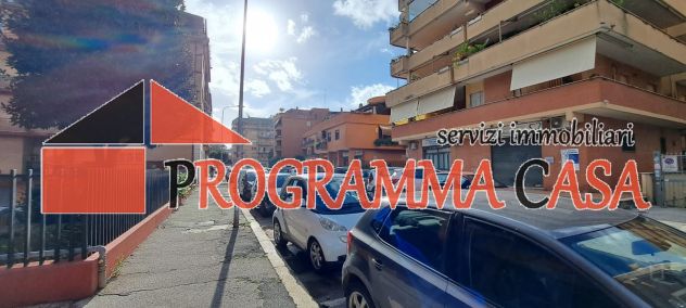 POMEZiA CENTRO BOX 30 MQ ENTRATA PEDONALE VIA ROMA - Foto 6