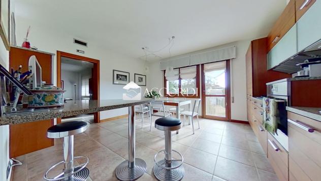 CASA INDIPENDENTE di 8 vani e di 240 mq (GODEGA DI SANT'URBANO) rif. DG025 - Foto 13