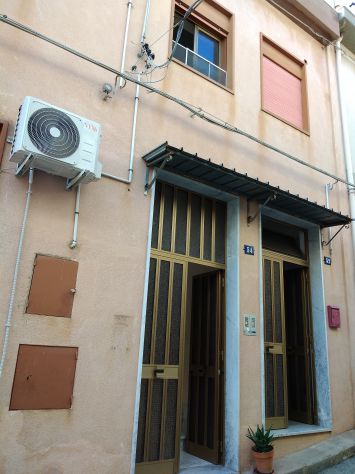 ABITAZIONE INDIPENDENTE in c.a. di mq 180, con n. 2 appart. + garage di mq 84 - Foto 10