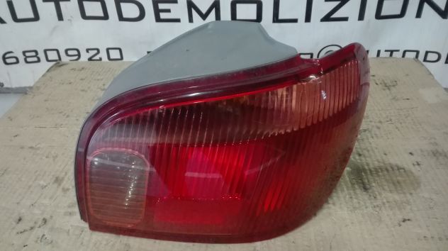 Fanali posteriori Toyota Yaris 1^serie del 2004 - Foto 3