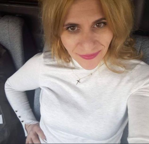 Donna di Reggio Emilia. Fisico Normale Tel: