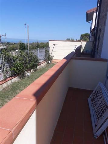 Porzione di bifamiliare con ampio giardino e piscina vendesi - Foto 5