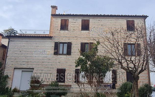 IMMOBILI-IMMOBILE RESIDENZIALE-P.za Umberto I, 7, 60030 Rosora AN, Italia