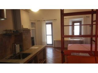 LADISPOLI BILOCALE ARREDATO CON TERRAZZO PRIVATO.