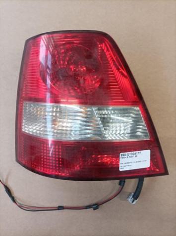 FANALE POST. SX 999-U1304177 Parti elettriche  Fanaleria  Fanali  Fanale post. sx. KIA - SORENTO - 01-08-2002 - 01-04-2006