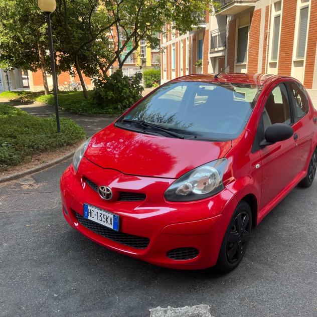 Toyota Aygo 1.0 12V VVT-i 5 porte - Foto 2