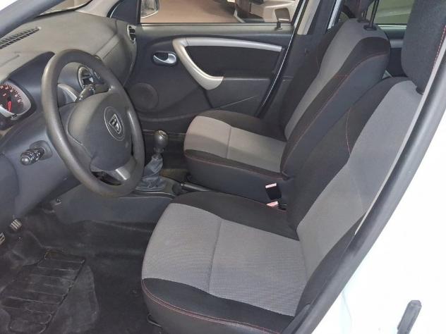 Dacia Duster 1.5 dci Laureate 4x4 110cv my13 - Foto 9